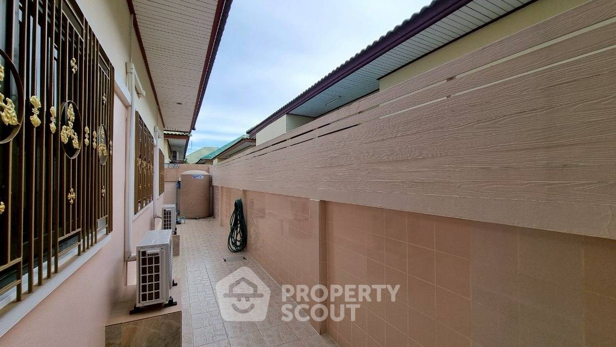 รูป บ้าน 3-ห้องนอน ที่ พรเทพ การ์เด้น วิลล์ 6 ใกล้ เมืองพัทยา (ID 2110440) - รูปที่ 22/23