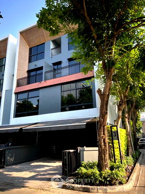 ทาวน์โฮม ถนนสาธุประดิษฐ์ : ทาวน์เฮาท์ 3-ห้องนอน ใน ช่องนนทรี (ID 2015848)