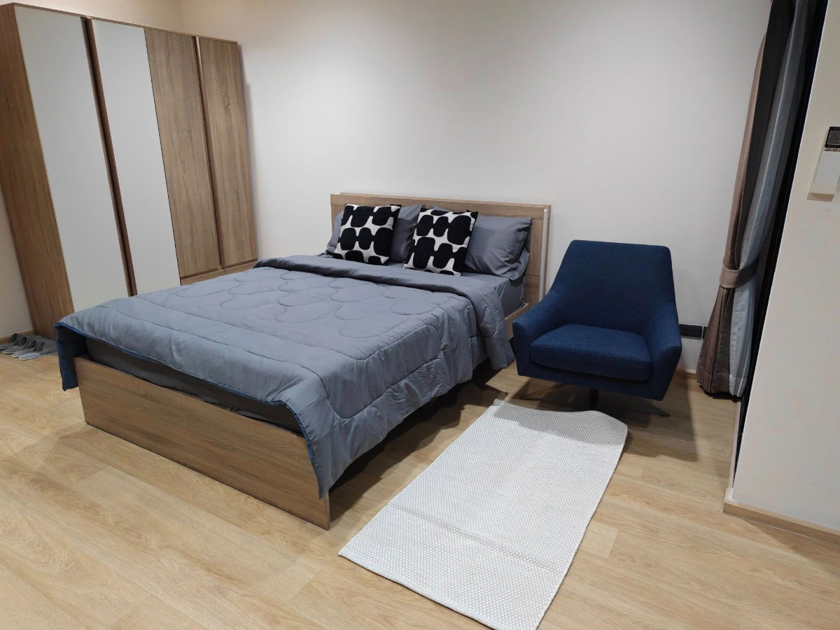 picture 🏢 For Rent | Sathorn Gardens 🚇 BTS Sala Daeng 💰 20,000 THB/month 📋 Code: RS3763 - 4/10