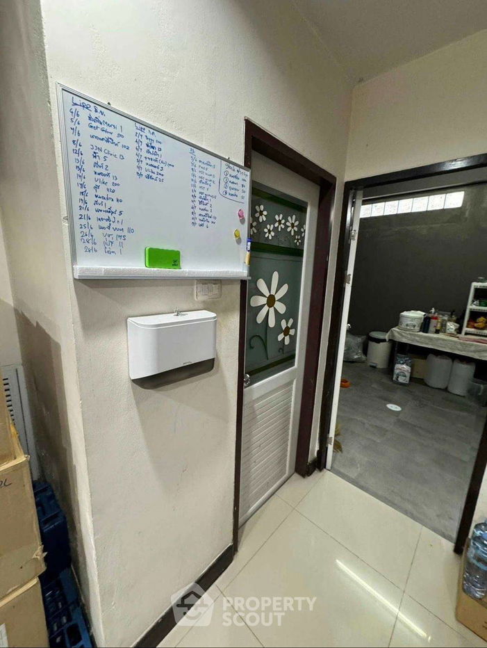 รูป ทาวน์เฮาท์ 3-ห้องนอน ใน ลาดพร้าว (ID 2065274) - รูปที่ 3/12