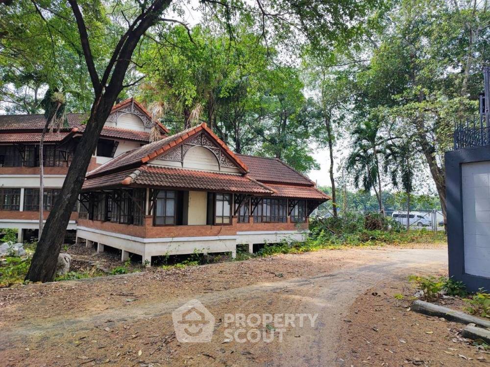 รูป ที่ดินสำหรับปล่อยเช่า 6,400 ตารางเมตร แถว ใน ทุ่งสองห้อง (ID 2075611) - รูปที่ 4/10