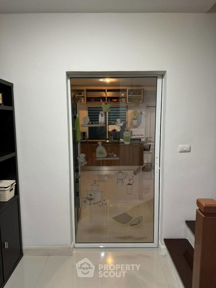 รูป ทาวน์เฮาท์ 4-ห้องนอน ใกล้ กรุงเทพกรีฑา (ID 1902013) - รูปที่ 8/39