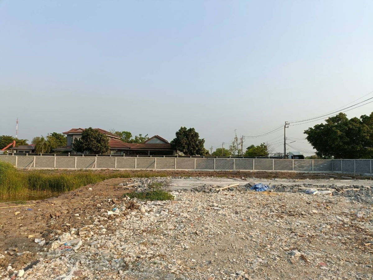 picture Land for rent on Soi Suwinthawong 24, Minburi, 35,000 baht/month💥 - 5/11