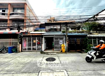 ทาวน์โฮม ถนนรัชดาภิเษก : ทาวน์เฮาท์ 5-ห้องนอน ใกล้ MRT ศูนย์วัฒนธรรมแห่งประเทศไทย (ID 1863232)