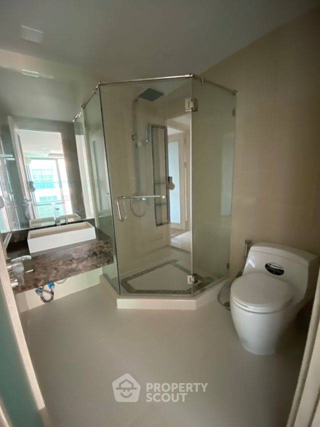 picture 2-BR Condo at The Peak Towers close to Phratamnak (ID 1510237) - 14/14