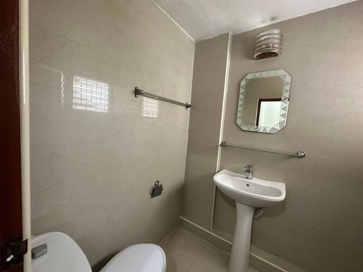 picture 4-storey townhouse, Ekkamai Villa project, Soi Sukhumvit 63, near BTS Ekkamai, only 2 kilometers. - 35/36