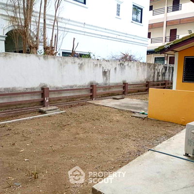 บ้านเดี่ยว ชะอำ เพชรบุรี : บ้าน 2-ห้องนอน ที่ บ้านฉันทะวิลเลจ ใกล้ เดอะ เวเนเซีย (ID 2457189)