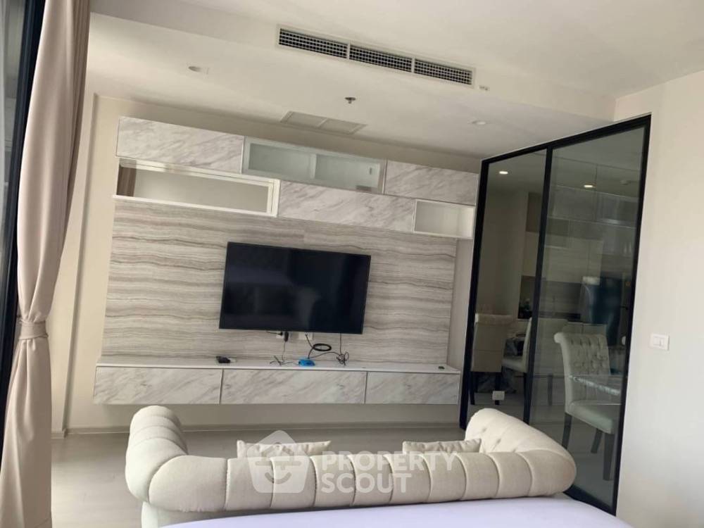 picture Studio Condo at Noble Ploenchit near BTS Phloen Chit (ID 1231712) - 1/8