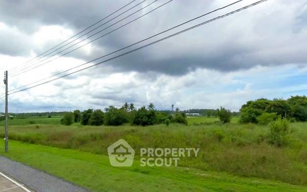 รูป ที่ดินสำหรับปล่อยขาย 12,688 ตารางเมตร แถว ใน สุรศักดิ์ (ID 2081014) - รูปที่ 1/3