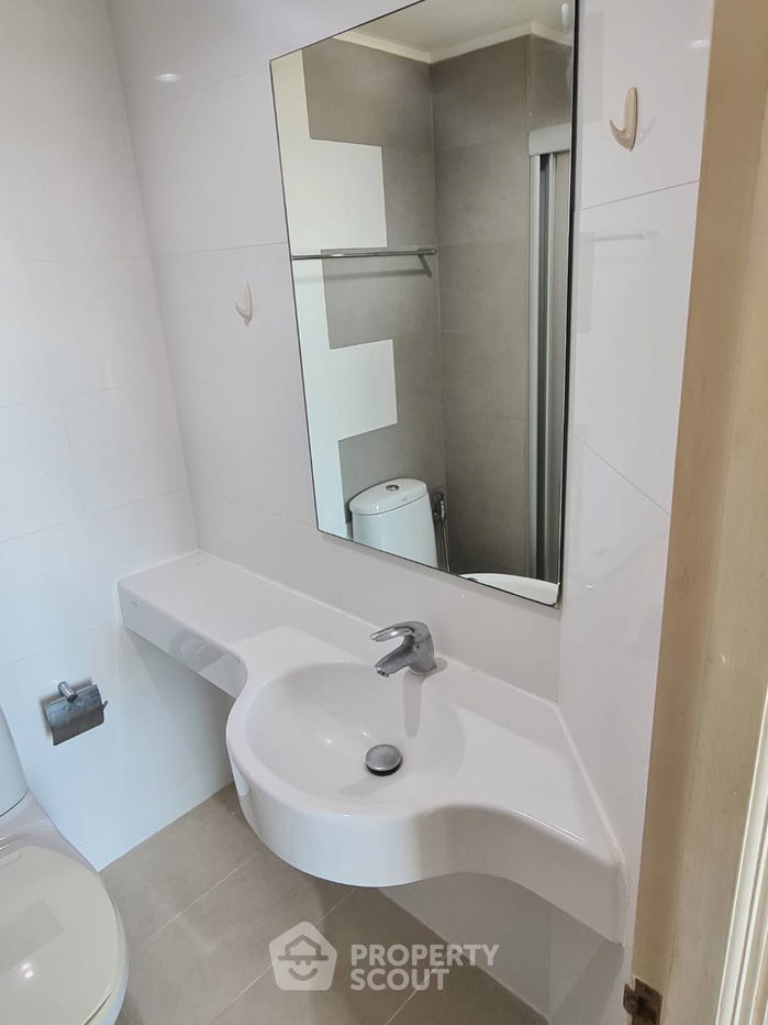 picture 1-BR Condo at Lumpini Place Ratchayothin near BTS Ratchayothin (ID 1885476) - 9/9