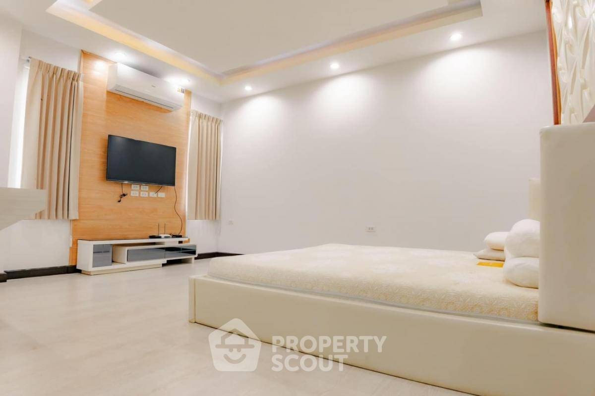 picture 4-BR House close to Chiang Mai International Airport (ID 1904213) - 5/9