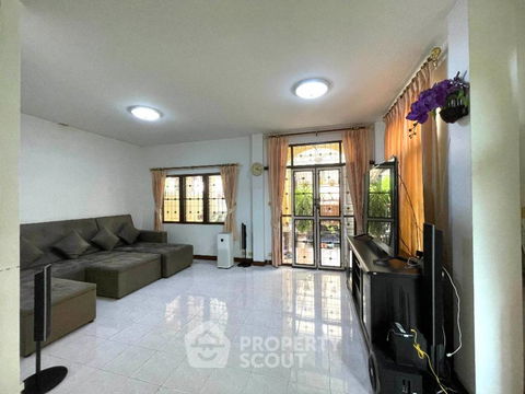 3-BR Townhouse in Lahan (ID 1658610)