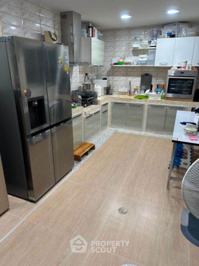 รูป ทาวน์เฮาท์ 4-ห้องนอน ใน ทรายกองดิน (ID 1697926) - รูปที่ 8/15