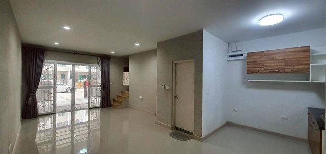 picture Town Home For Sale Signature Ramintra 109 Bangkok - 3/8