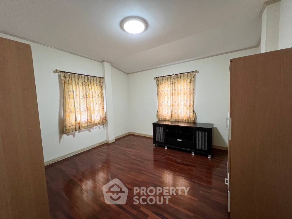 รูป บ้าน 3-ห้องนอน ที่ พาร์คเวย์ ชาเล่ต์ รามคำแหง ใน มีนบุรี (ID 1751066) - รูปที่ 10/31