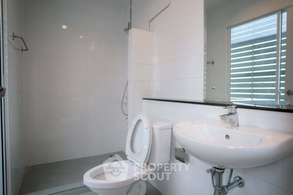 รูป ทาวน์เฮาท์ 3-ห้องนอน ใกล้ MRT สะพานพระนั่งเกล้า (ID 1775838) - รูปที่ 24/31