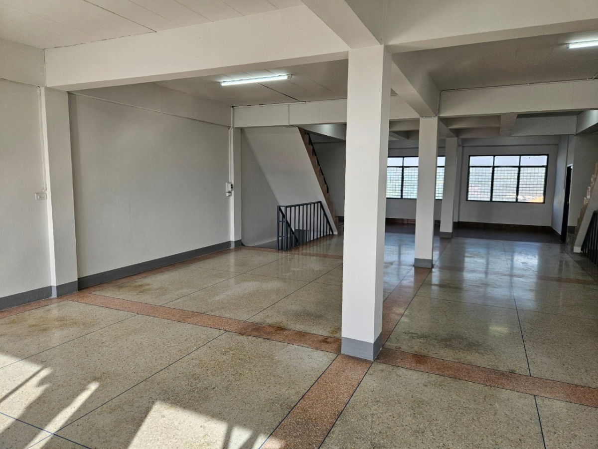 รูป ให้เช่าตึกแถว 5 ชั้น ซอยวัดนักบุญเปโตร ตำบลท่าข้าม อำเภอสามพราน จังหวัดนครปฐม 5 ชั้น 5 ห้องนอน 5 ห้องน้ำ แต่งสวยพร้อมอยู่ ใกล้วัดนักบุญเปโตร - รูปที่ 4/7