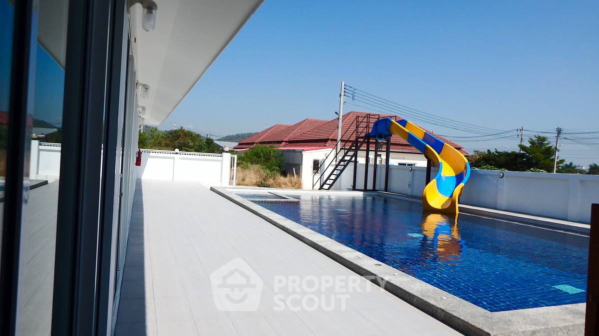 รูป วิลล่า 7-ห้องนอน ใกล้ เมืองหัวหิน (ID 1337369) - รูปที่ 3/29