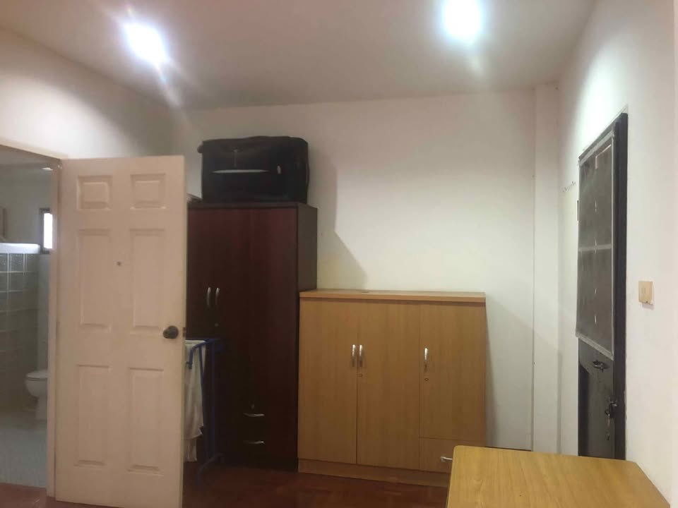 รูป ให้เช่าบ้านเดี่ยวสองชั้น  3 ห้องนอน 2 ห้องน้ำ 2  ห้องครัว  1  ที่จอดรถ - รูปที่ 7/10