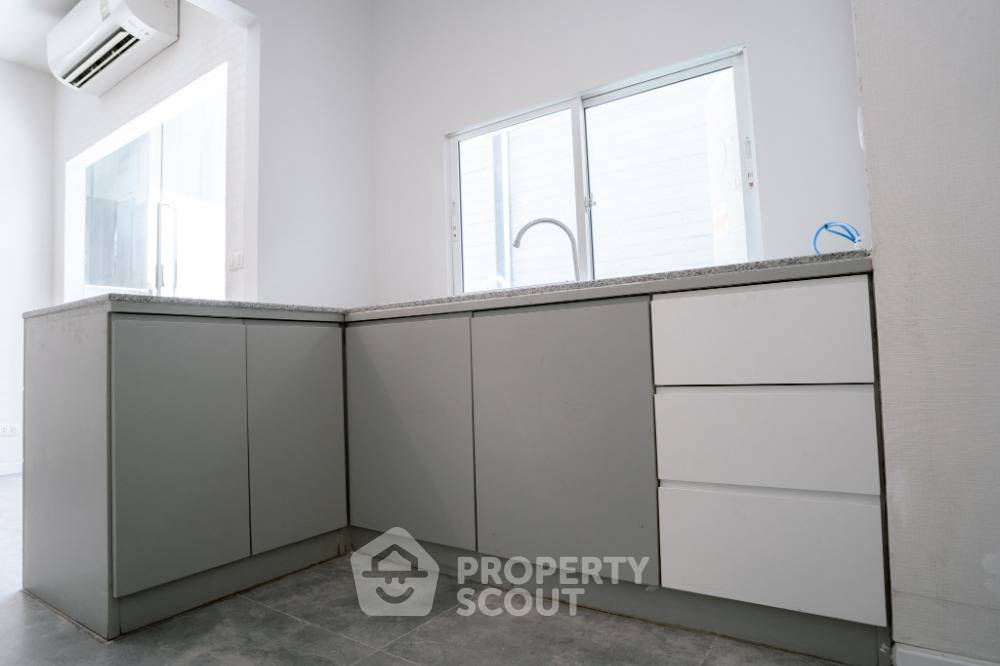 รูป ทาวน์เฮาท์ 3-ห้องนอน ใกล้ MRT สะพานพระนั่งเกล้า (ID 1775838) - รูปที่ 6/31