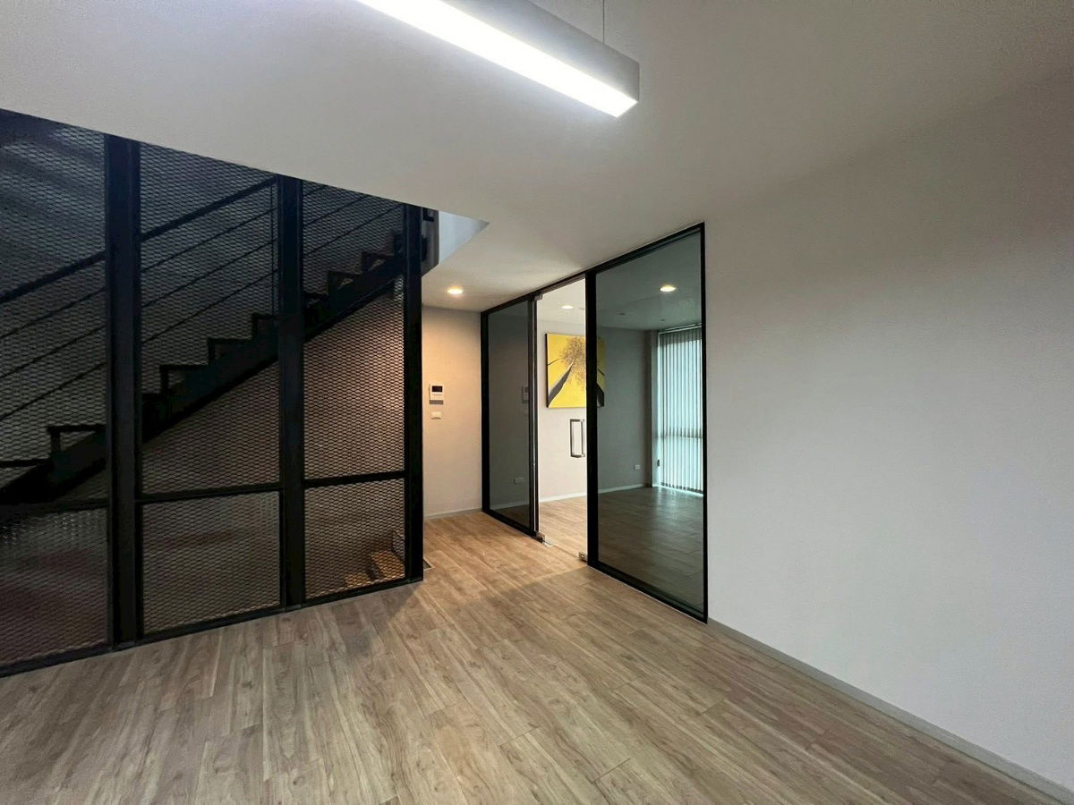 รูป 🏢 สำนักงานให้เช่า 5 ชั้น – ทำเล “ถนนประเสริฐมนูกิจ” ติดโรงเรียนโรงเรียนเลิศหล้า เหมาะบริษัทขนาดเล็ก–กลาง (รองรับ 15–20 คน) - รูปที่ 19/20