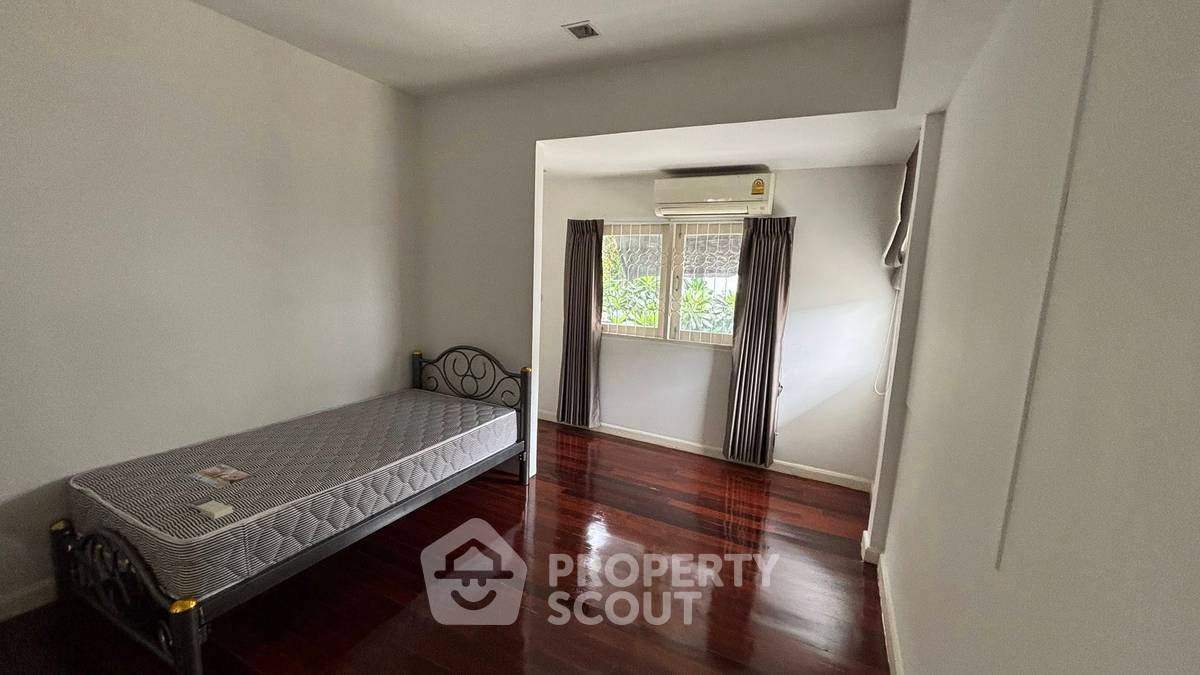 รูป บ้าน 5-ห้องนอน ที่ หมู่บ้านอมรพันธ์ 9 ใน ลาดพร้าว (ID 2126766) - รูปที่ 10/19