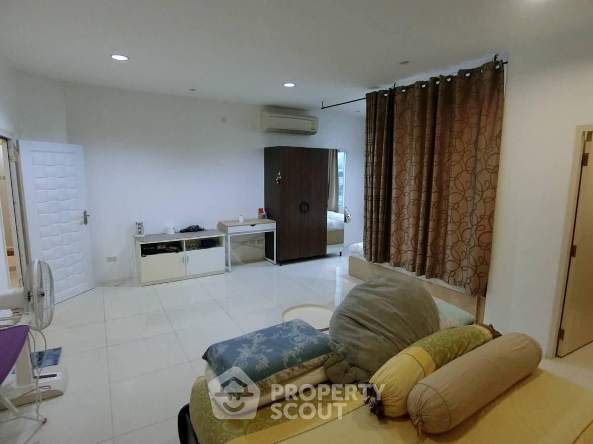 picture 2-BR Condo at Country Complex Bangna near BTS Bang Na (ID 1267410) - 19/33