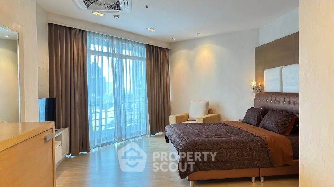 picture 2-BR Condo at Baan Sathorn Chaopraya near BTS Krung Thon Buri (ID 1094849) - 5/13