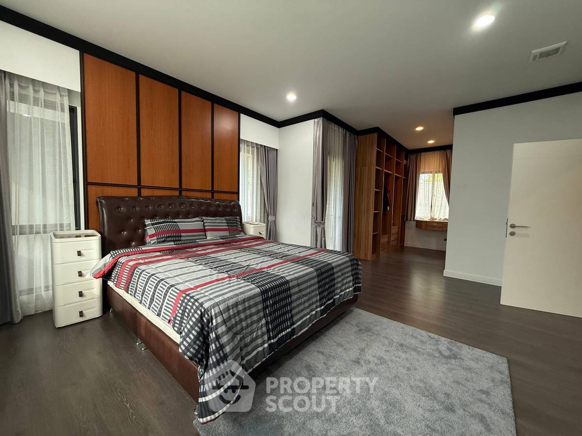 picture 4-BR House at Setthasiri-Krungthep Kreetha 2 in Hua Mak (ID 2455026) - 11/15