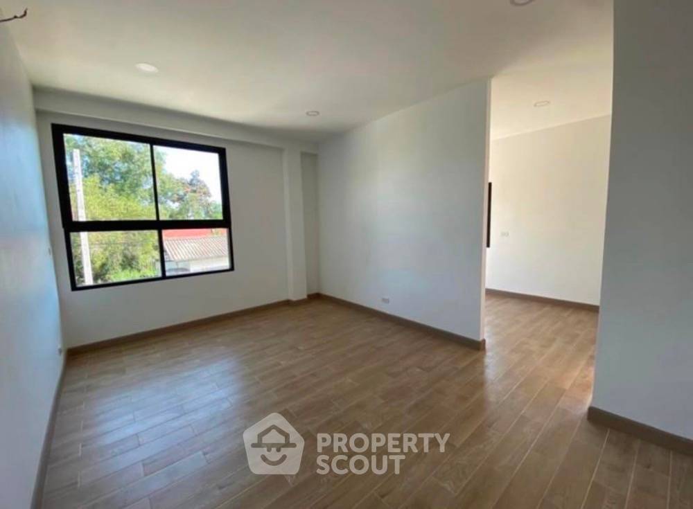 รูป ทาวน์เฮาท์ 3-ห้องนอน ใน บางชัน (ID 1123482) - รูปที่ 4/9