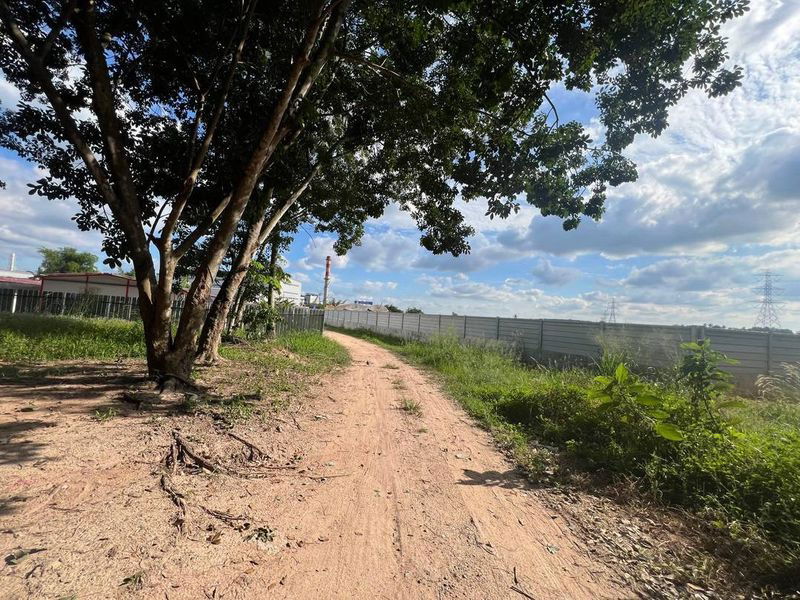 picture Land for sale for factory construction, beautiful plot, Khao Khan Song District, Sriracha, Chonburi - 4/9