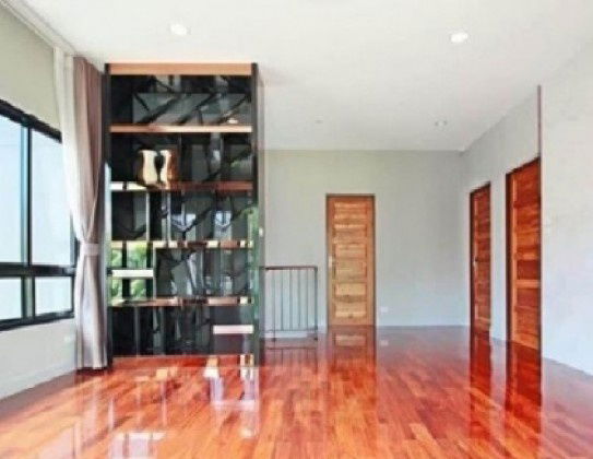 รูป ให้เช่าบ้านเดี่ยว 2 ชั้น โครงการ แกรนด์ บางกอก บูเลอวาร์ด สาทร ติดถนนกัลปพฤกษ์ ใกล้สาทร /  เฟอร์นิเจอร์ครบ / อยู่อาศัย Chinese Welcome - รูปที่ 2/13