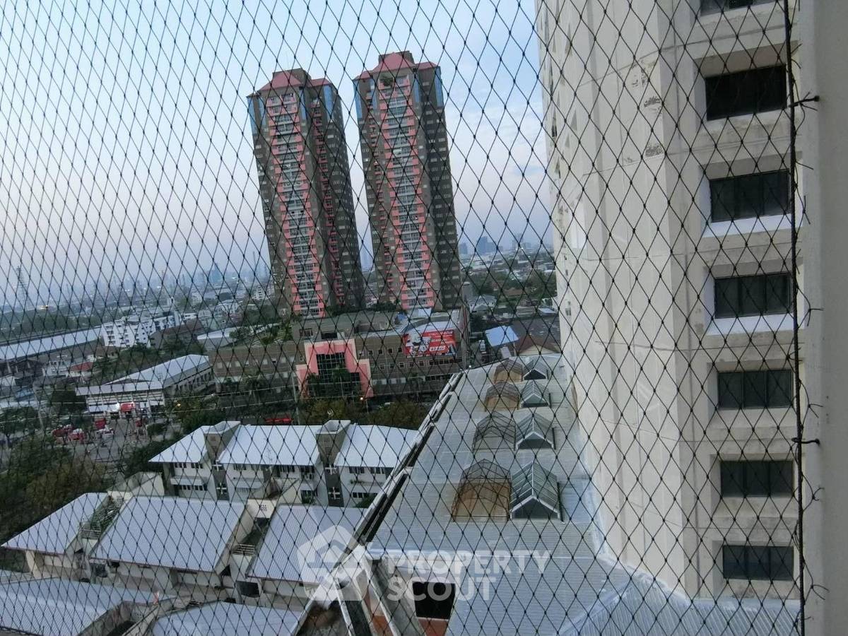 picture 2-BR Condo at Country Complex Bangna near BTS Bang Na (ID 1267410) - 2/33