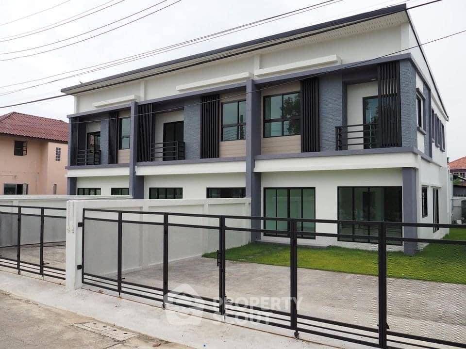 รูป ทาวน์เฮาท์ 3-ห้องนอน ใน บางชัน (ID 1123482) - รูปที่ 2/9