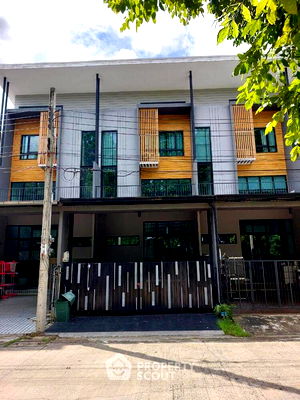 Townhouses for sale Bueng Kum : 3-BR Townhouse at Eco Space Kaset-Nawamin 2 in Khlong Kum (ID 2150582)