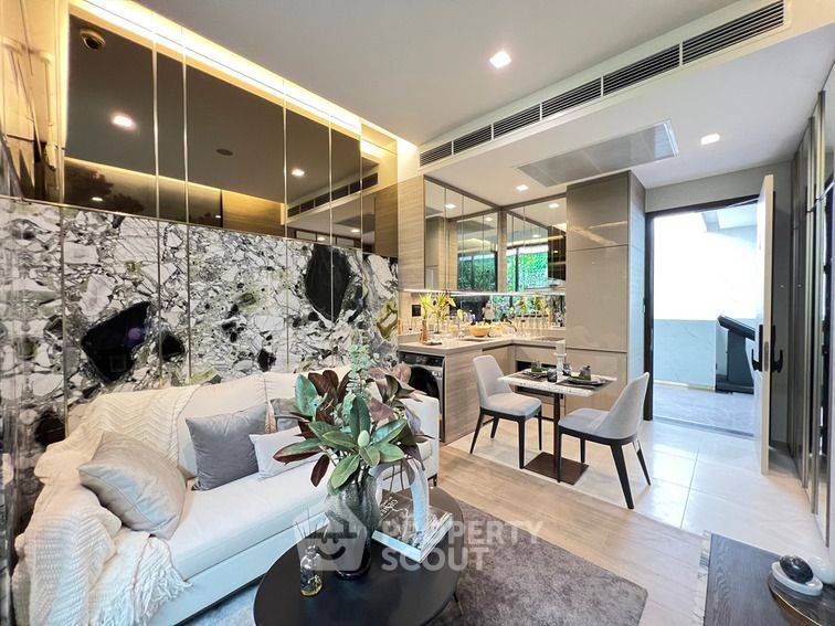 picture 1-BR Condo at The Crest Park Residences near MRT Phahon Yothin (ID 939309) - 1/8