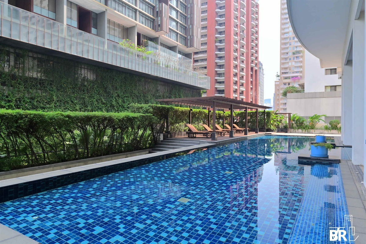 รูป The Rajdamri  💸 Unmatched Price! Fully Furnished ✨ Near BTS Chidlom  - รูปที่ 2/8