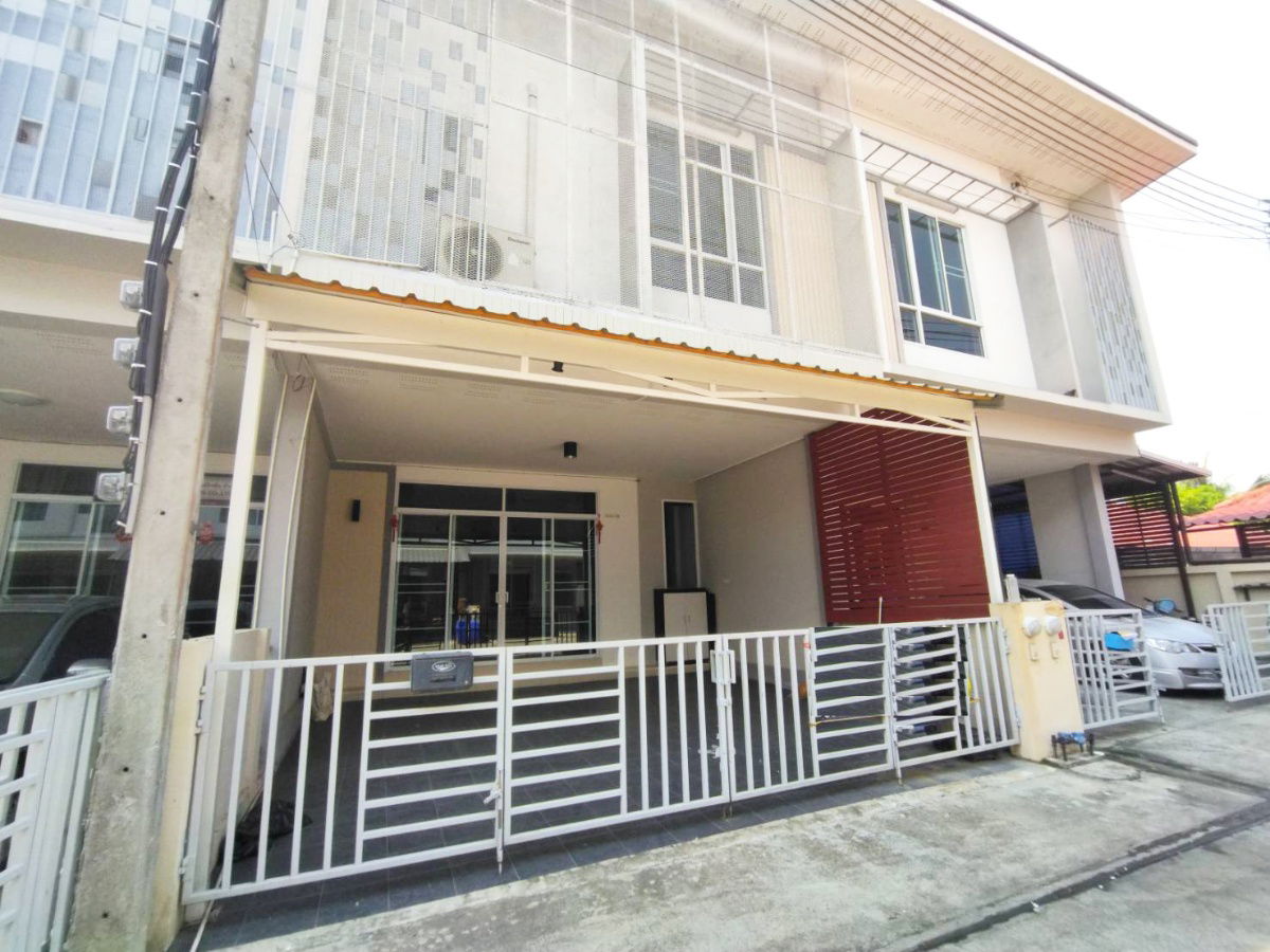 picture Two-story townhouse for sale 3 bedrooms 3 bathrooms and 1 parking. - 14/15