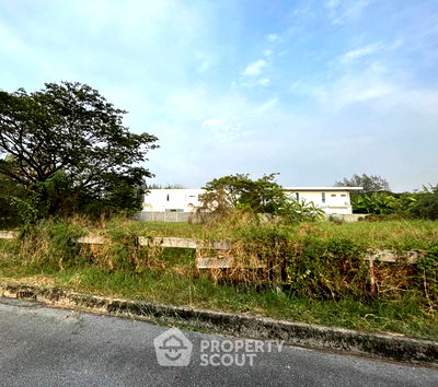 ที่ดิน สวนสัตว์ซาฟารีเวิลด์ : ที่ดินสำหรับปล่อยขาย 2,452 ตารางเมตร แถว ใน สามวาตะวันตก (ID 1446729)