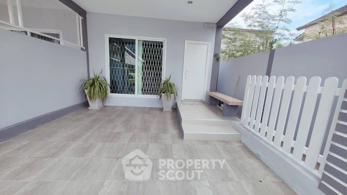 รูป ทาวน์เฮาท์ 2-ห้องนอน ใกล้ พัทยาใต้ (ID 2171648) - รูปที่ 16/18