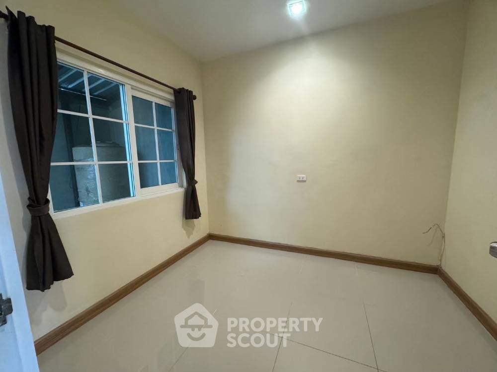 รูป ทาวน์เฮาท์ 4-ห้องนอน ใกล้ ท่าอากาศยานสุวรรณภูมิ (ID 1994689) - รูปที่ 4/12