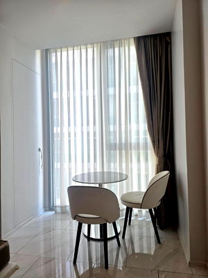 คอนโดให้เช่า : คอนโดให้เช่า ไฮด์ สุขุมวิท 11 (CR03329)