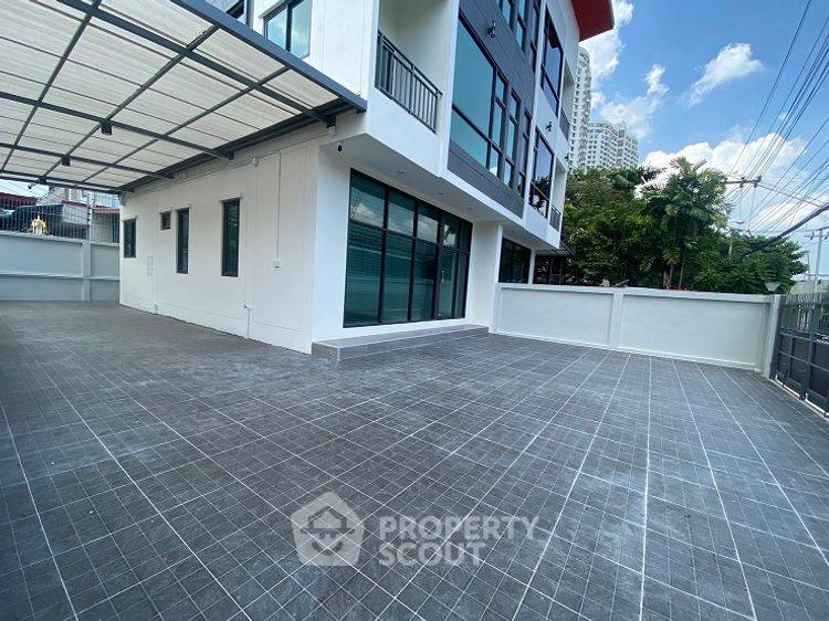 รูป ทาวน์เฮ้าส์ 2-ห้องนอน ใกล้ BTS ห้าแยกลาดพร้าว (ID 2448764) - รูปที่ 3/16