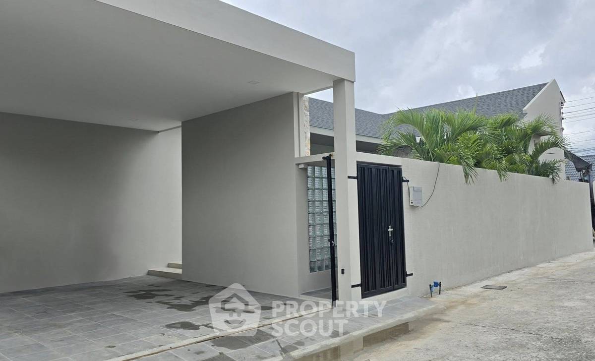 รูป วิลล่า 3-ห้องนอน ใกล้ พัทยาตะวันออก (ID 2111990) - รูปที่ 2/9