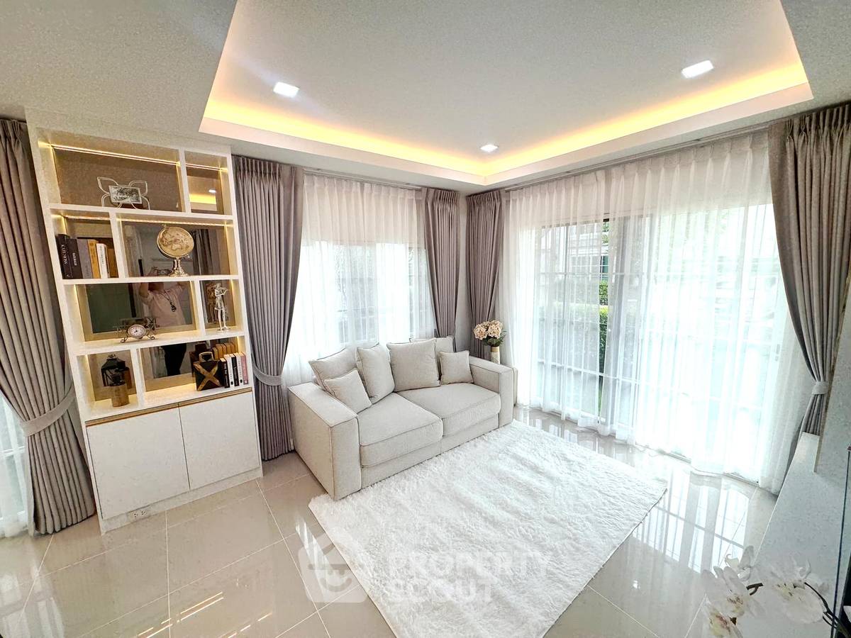 picture 4-BR House at Golden Neo, Sukhumvit LaSalle near BTS Samrong (ID 1737338) - 2/18