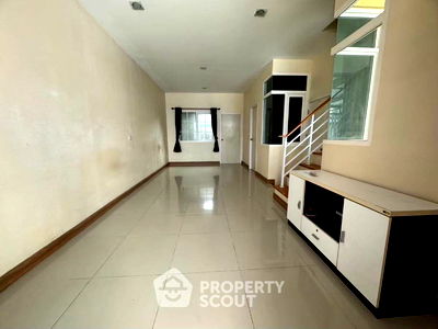 Townhouses for sale Ladkrabang Road Road : 4-BR Townhouse close to Suvarnabhumi Airport (ID 1994689)