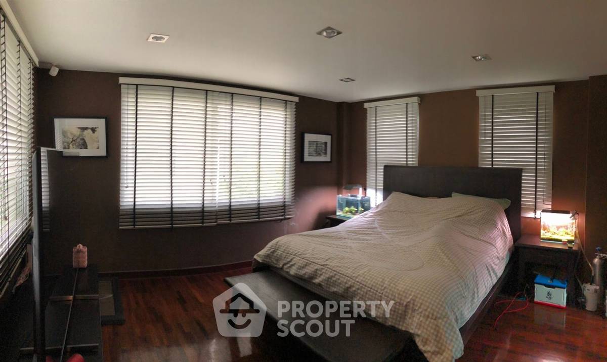 picture 4-BR House near BTS Saphan Khwai (ID 2083325) - 14/33