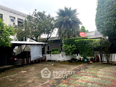 ที่ดิน เอสซีบี พาร์ค  : ที่ดินสำหรับปล่อยขาย 1,232 ตารางเมตร แถว ใน จันทรเกษม (ID 1019425)