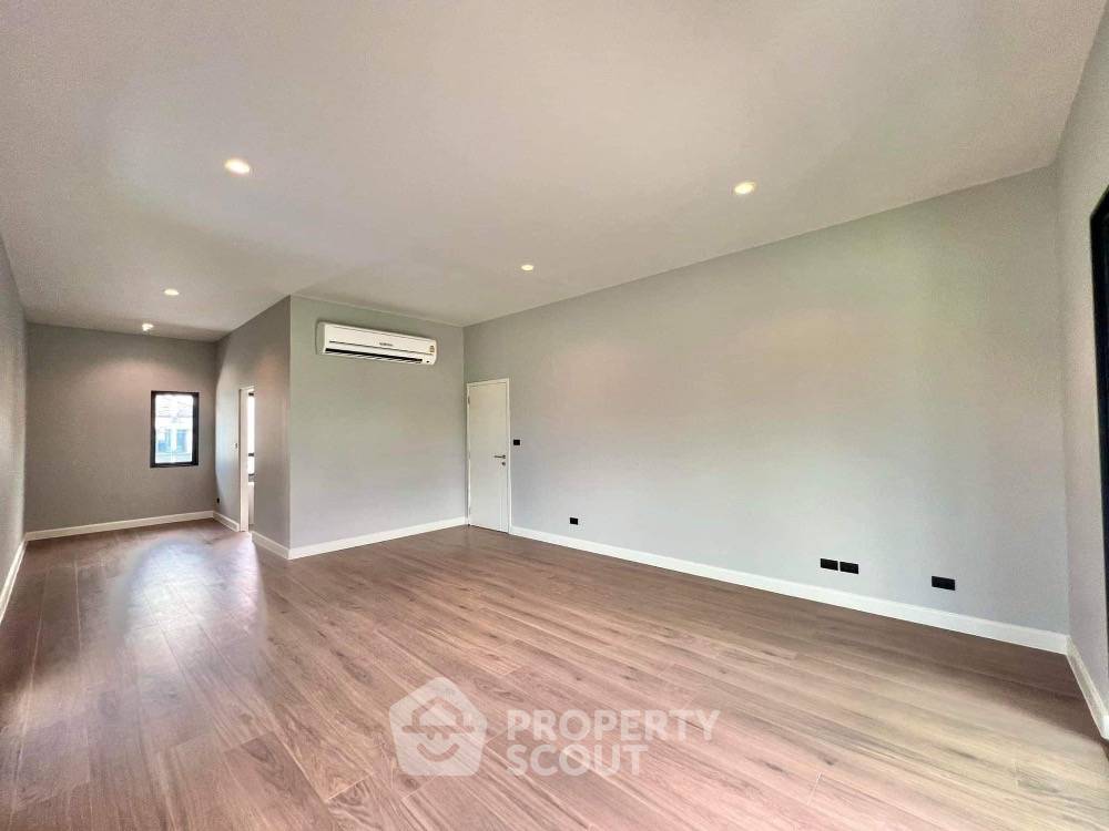 รูป บ้าน 5-ห้องนอน ใน บางศรีเมือง (ID 1396826) - รูปที่ 11/17