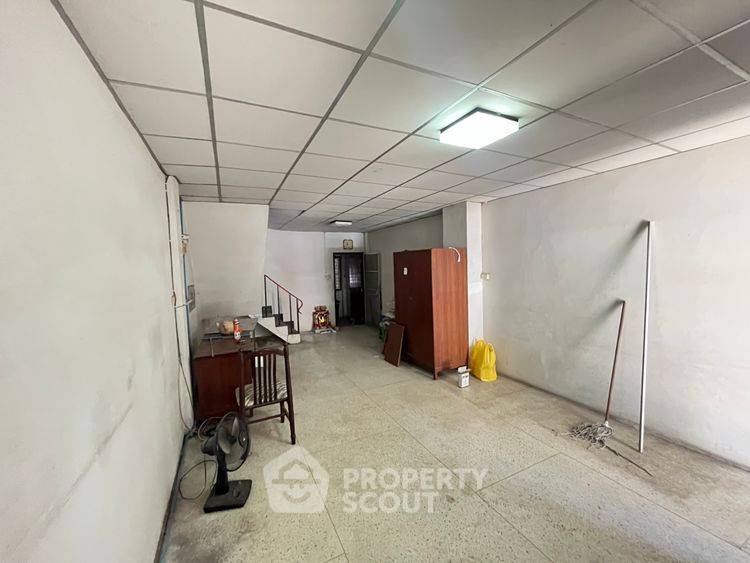 picture 3-BR Townhouse in Sai Mai (ID 2430968) - 9/12